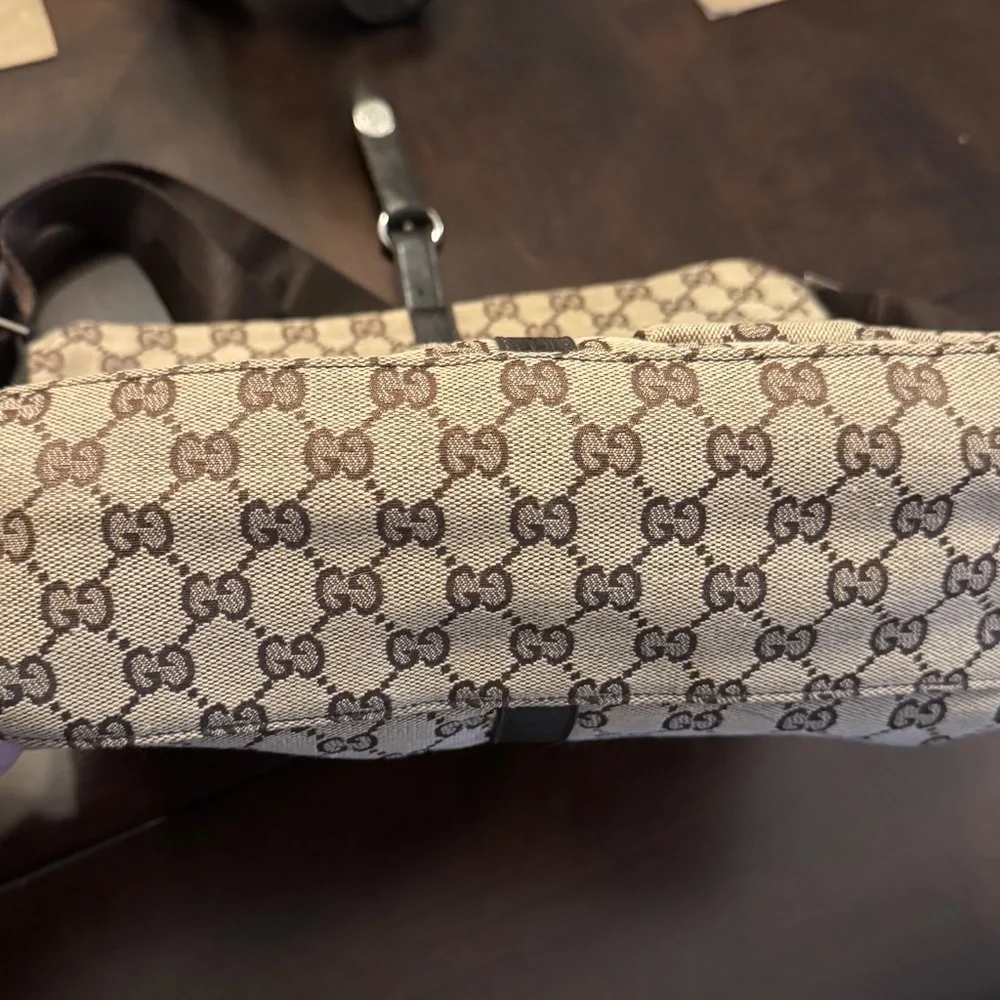 Authentic Gucci GG Canvas Messenger Bag Brown Crossbody - Picture 4 of 7